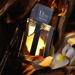 Dior Homme Intense - Eau de parfum - Notas amadeiradas, âmbar, lírio e baunilha