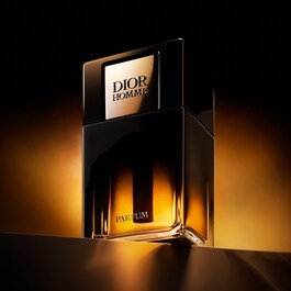 Dior Homme Parfum - Notas ambaradas, amadeiradas e florais