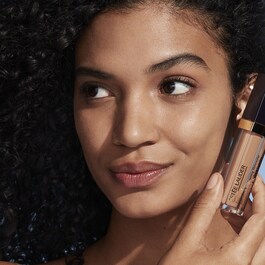 Corretor Futurist - Soft Touch Brightening Skincealer Concealer