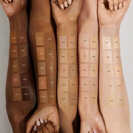 Soft' Lit Naturally Luminous Foundation - Base