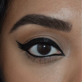 Maneater - Eyeliner líquido