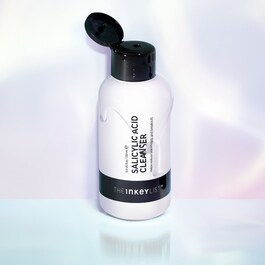 Cuidado de limpeza para poros + imperfeições com ácido salicílico
