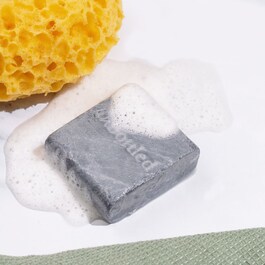 Desmaquilhante e máscara de desintoxicação sólida