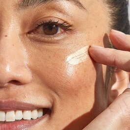 The Impossible Glow Highlighting Drops - Iluminador Peles Sensiveis