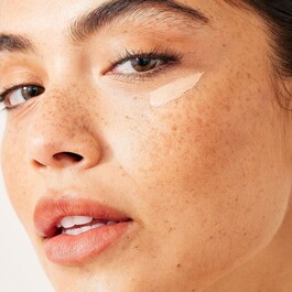 Brigthen + Glow - Creme contorno dos olhos iluminador com Niacinamida