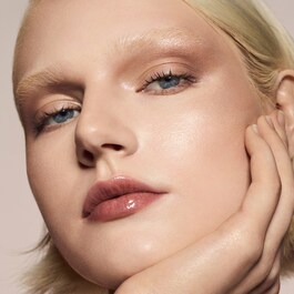 Gloss Bomb Universal Lip Luminizer - Gloss Universal para os Lábios
