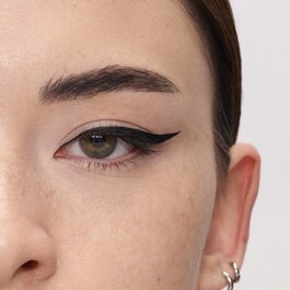 Black Ink - Classic line felt liner - Eyeliner Preciso à Prova d'água