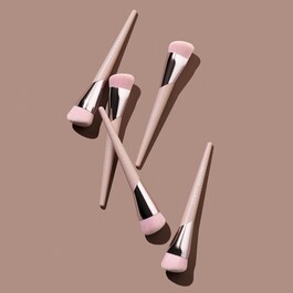Precision Foundation Brush 145 - Pincel de maquilhagem