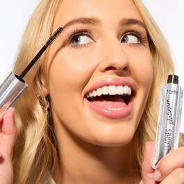Lights, Camera, Lashes™ Platinum Mascara - Máscara