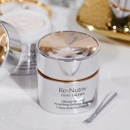 Re-Nutriv Ultimate Renewal Éclat Nourrissante - Creme Nutritivo Iluminador