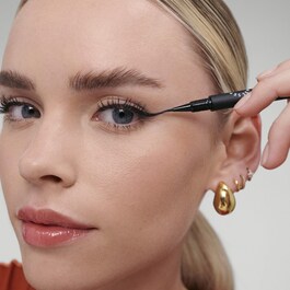 12H Intense Ink Felt Liner Fine Line - Eyeliner de feltro preciso e intenso