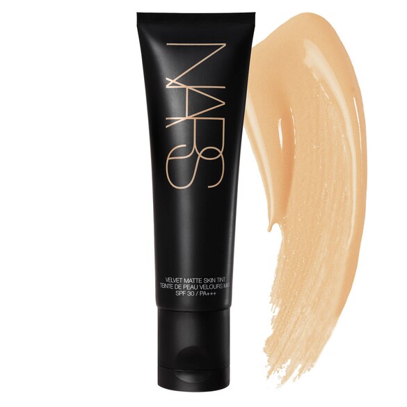 Velvet Matte Skin Tint SPF 30/PA+++ - Creme corado, Nars