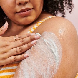 KP Bump Eraser Body Scrub with 10% AHA - Exfoliante Corporal com AHA 