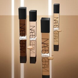 Natural Radiant Longwear Foundation