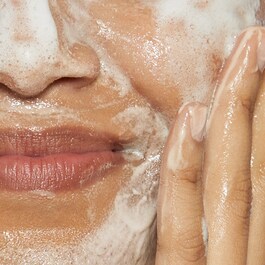 Oil to Foam Total Cleanser - Desmaquilhante 2 em 1