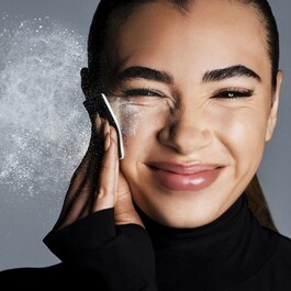 HD Skin Perfecting Pressed Powder – Pó compacto ultra-desfocante imperceptível